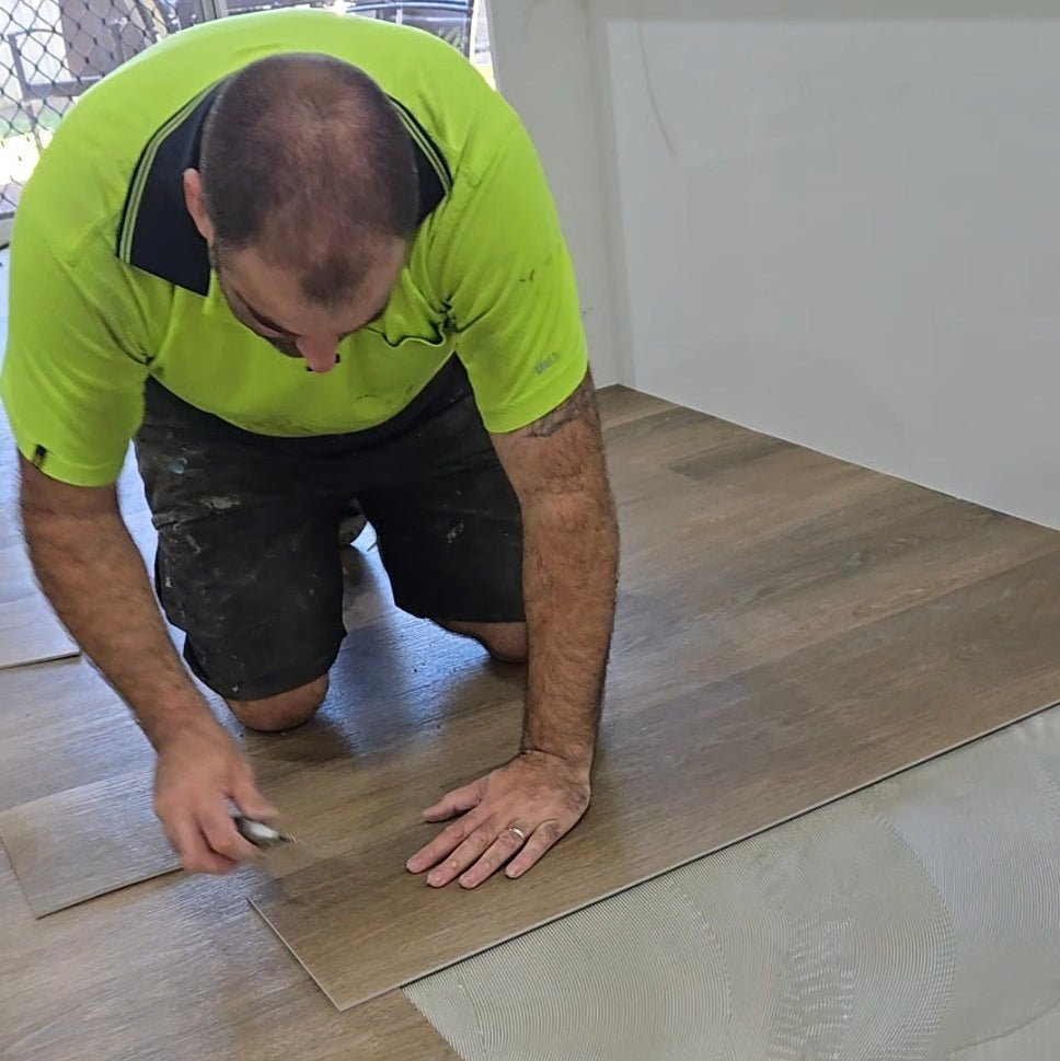 3 Easy Ways to Cut Vinyl Plank Flooring – Tips from a Pro Installer - Evermore Floors